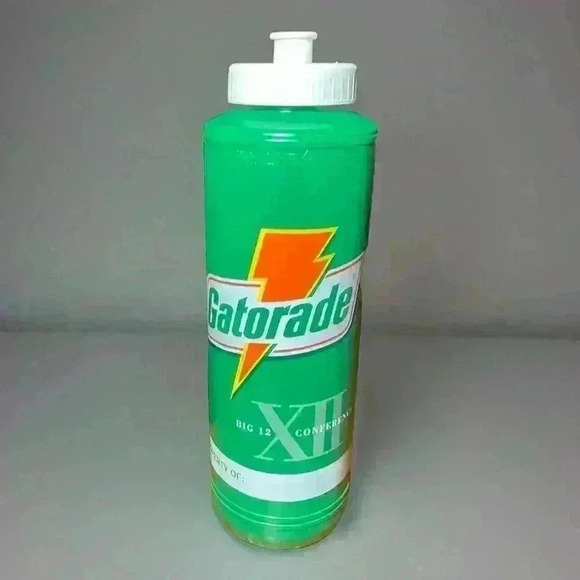 Vintage 90s Y2K Gatorade Green “Property‎ Of” Squeeze Big 12 90s Water Bottle - Picture 1 of 7